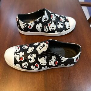Disney Native Mickey Mouse Shoes Women’s 8